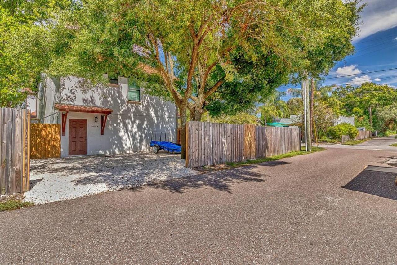 Cozy Haven Attached To Million Home - South Tampa Exterior photo